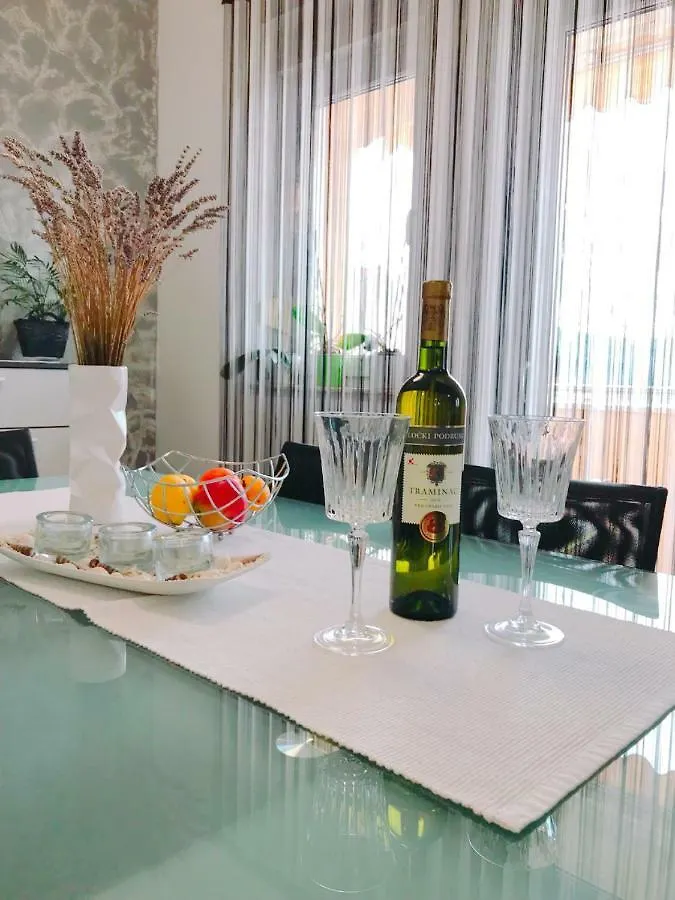 Apartment Estrela Cres 0*,